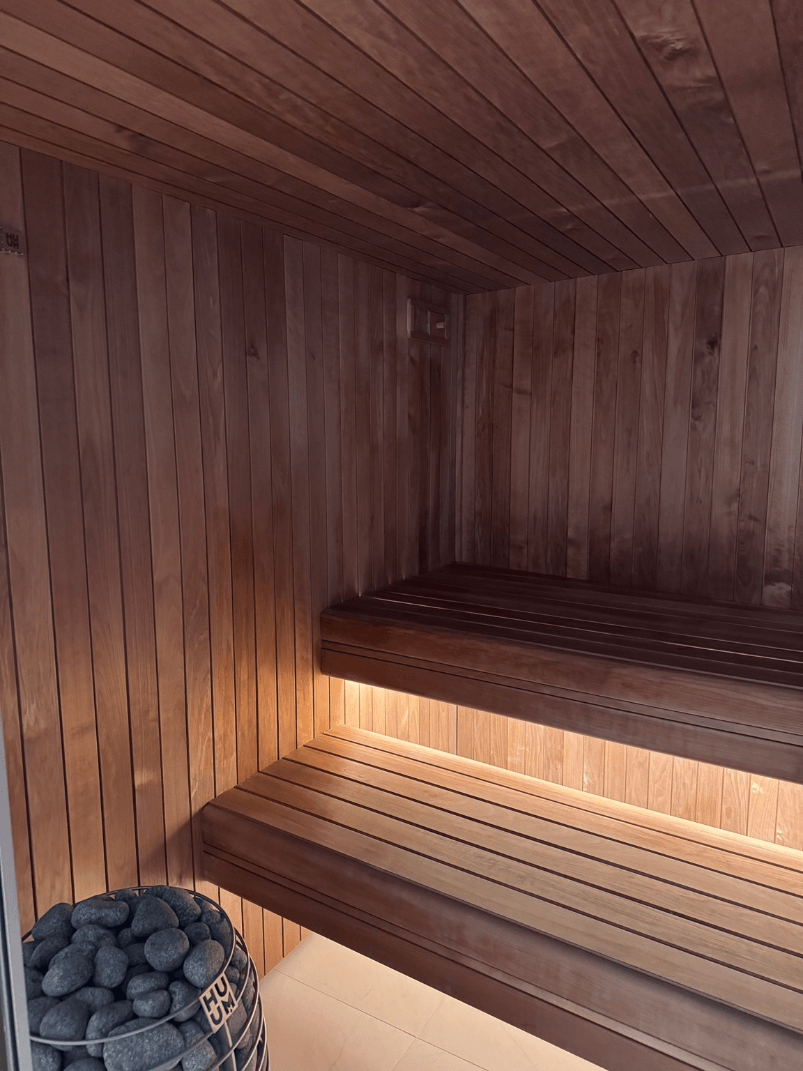 Upper sauna drying vent closed during use